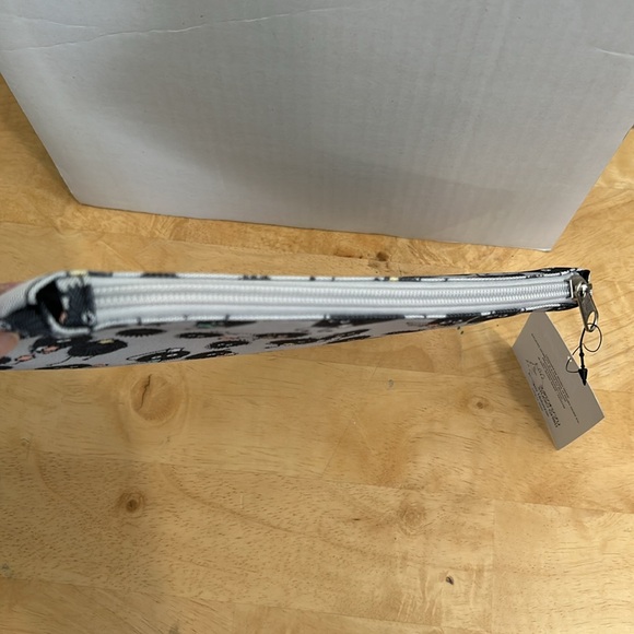 Studio Ghibli Spirited Away Soot Sprite Makeup Bag - Picture 8 of 16